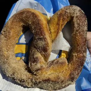 Cinnamon Pretzel