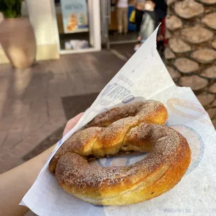 Cinnamon Sugar Pretzel