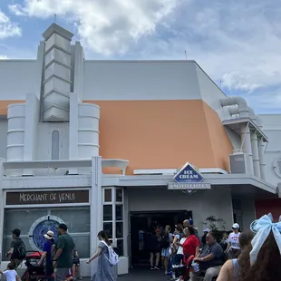 Store Frontal