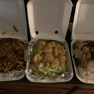 Beef noodle, mayonnaise shrimp, and bbq pork with hainan chicken rice