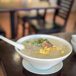 BBQ pig feet congee