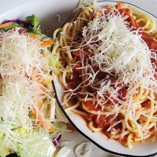 Pasta with marinara sauce