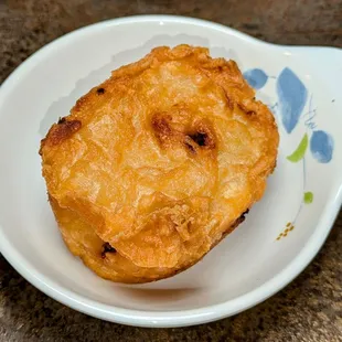 Fried White Reddish Cake 萝卜丝油墩子