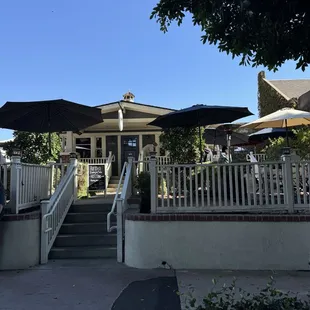 Front entrance of Auntie&apos;s Bakery and Cafe