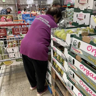 Costco fruits about to be sold as local this weekend. I hope they at least don&apos;t try to pass this off as Hawaiian grown, but I doubt it.
