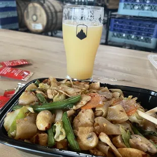 Drunken Noodles  w Pork