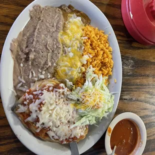 a plate of mexican food