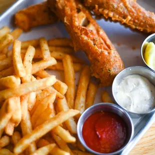 a tray of fries and dips