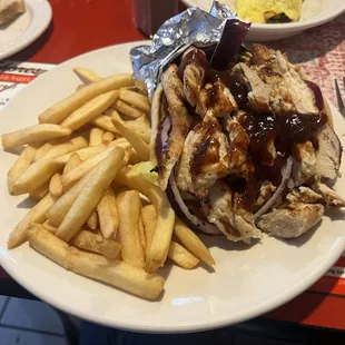 Grilled chicken pita