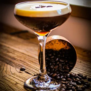 dessert, drink