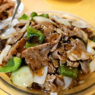 Dinner@Au's Garden last eve; 4/8/2024. We ordered, Black Bean Sauce on Chow Fun, it was good, except da*Bell peppers*,I don't like 'em! LOL!