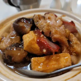 Dinner@Au's Garden Last eve; 3/6/2022. Bat Jun, no Seafood please, comes with Chicken, Tofu, Mushrooms, few pieces of Char Siu.