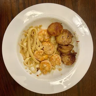 Shrimp and scallops