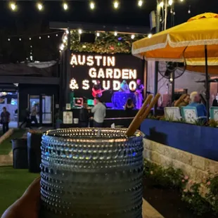 Paloma and live music!