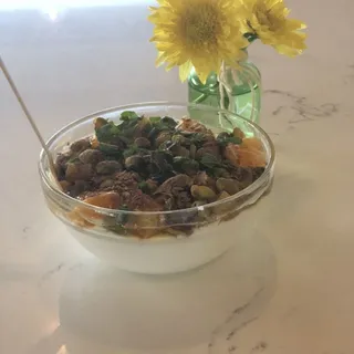 Pistachio & Chocolate Greek Yogurt