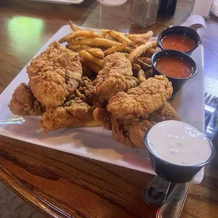 8 Chicken Tenders with ranch and buffalo sauce