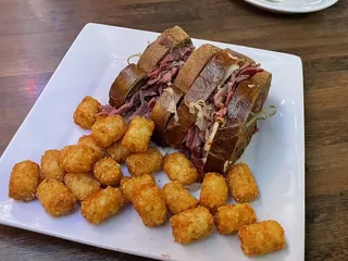 Austins Bar & Grill