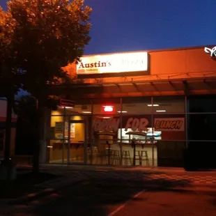  the outside of the restaurant