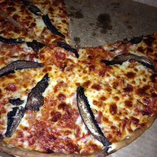 14" bacon &amp; portabella mushroom pizza