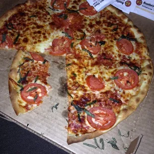 14" margherita pizza