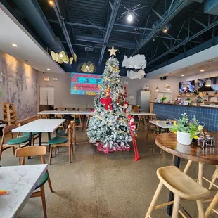 sushi and sashimi, interior