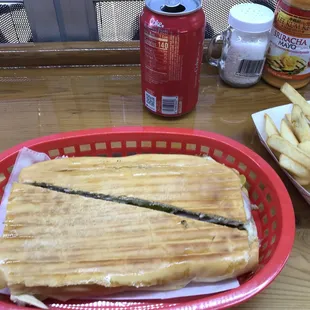 Cuban sandwich. Huge!
