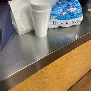 2 x 10 pc wings, red velvet cake and drinks