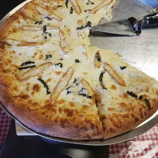 Chicken Alfredo pizza