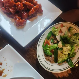 General tso chicken with a side of steamed veggie
