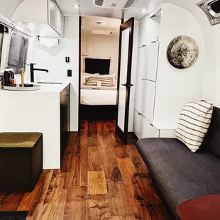 PREMIUM AIRSTREAM SUITE