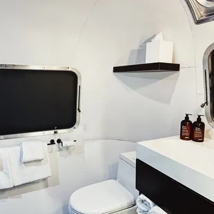 PREMIUM AIRSTREAM SUITE