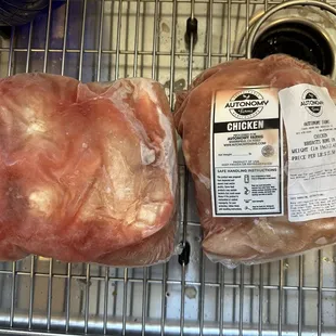 LOTS OF BLOOD PACKED WITH CHICKEN.  INCREASES WEIGHT/PRICE. GROSS.