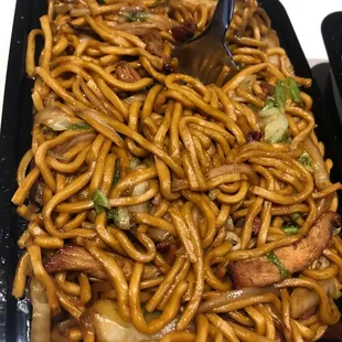 Roast pork lo mein