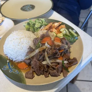 Beef bulgogi w/rice, kimchi, cucumber and bean sprouts &amp; broccoli