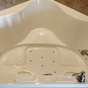 2 person jacuzzi