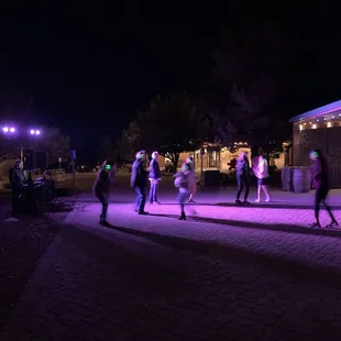 Silent dance partaaaaay!