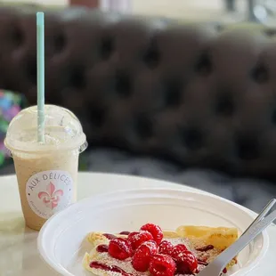 Crepe with Raspberries and Raspberry Amaretto spread