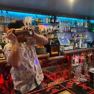 Av Bar & Nightclub