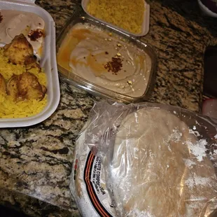 food, chicken wings and fried chicken