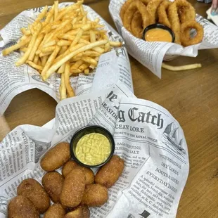 Fried food heaven( fries, rings and mini dogs)