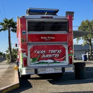 a tacos tortilla burrito truck