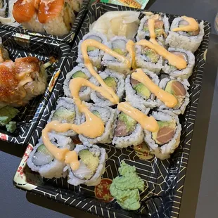 Salmon avocado, White Tuna avocado