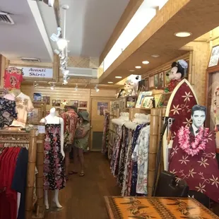 More variety of dresses! Super nice helpers working here!