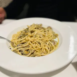 Linguine With Clam Sauce (White)