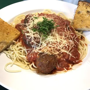 Spaghetti with marinated meatballs
