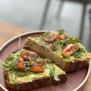 avocado toast with tomatoes