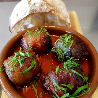 Chorizo-stuffed Medjool Dates