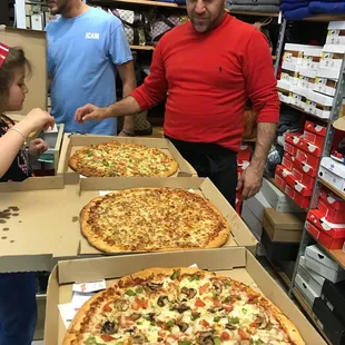Avellino Pizza Pasta &amp; Grill 2701 Manhattan Boulevard Harvey, LA 70058  (504) 366-7087 http://avellinoss.com/