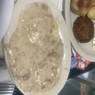 Biscuit and gravy
