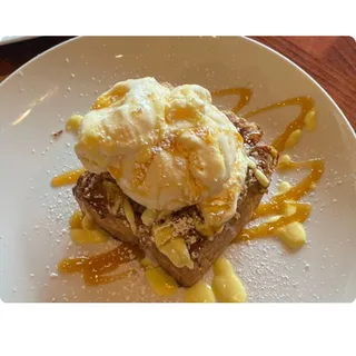 Ellie's Streusel Cake French Toast